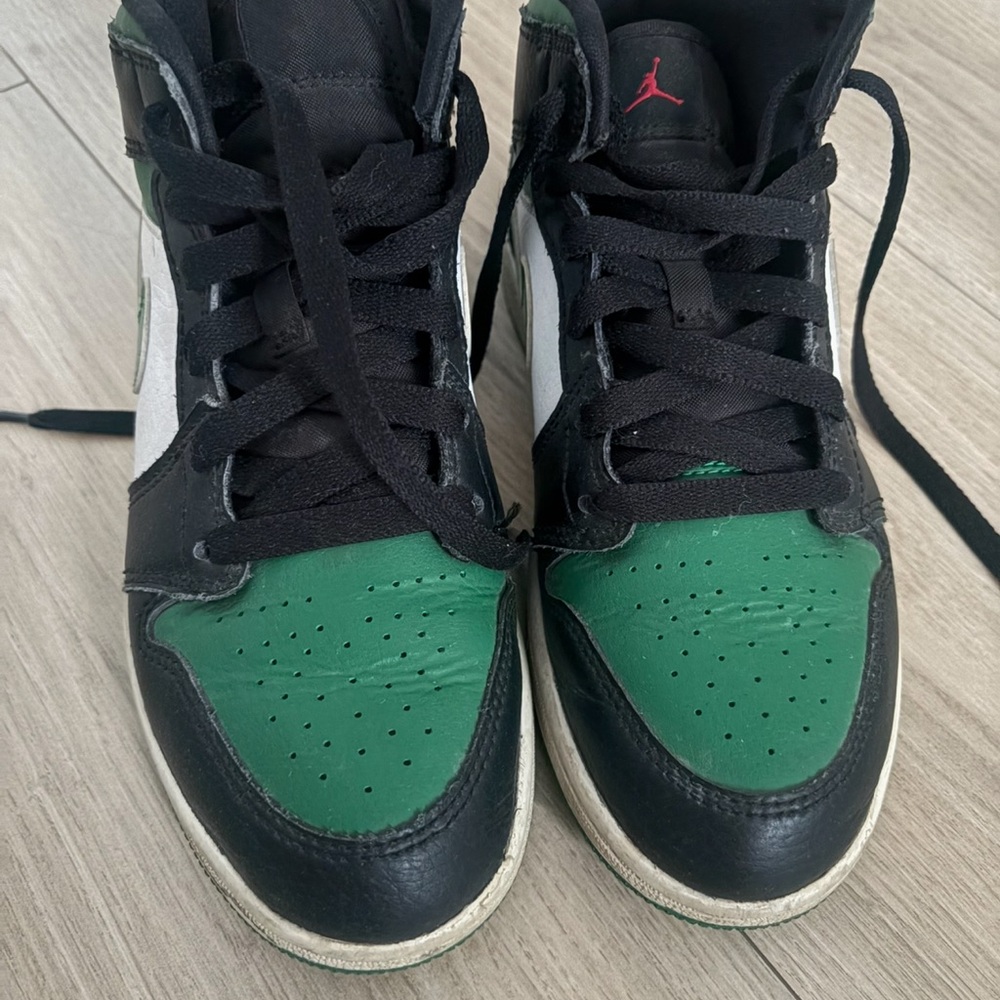 Jordan 1 mid